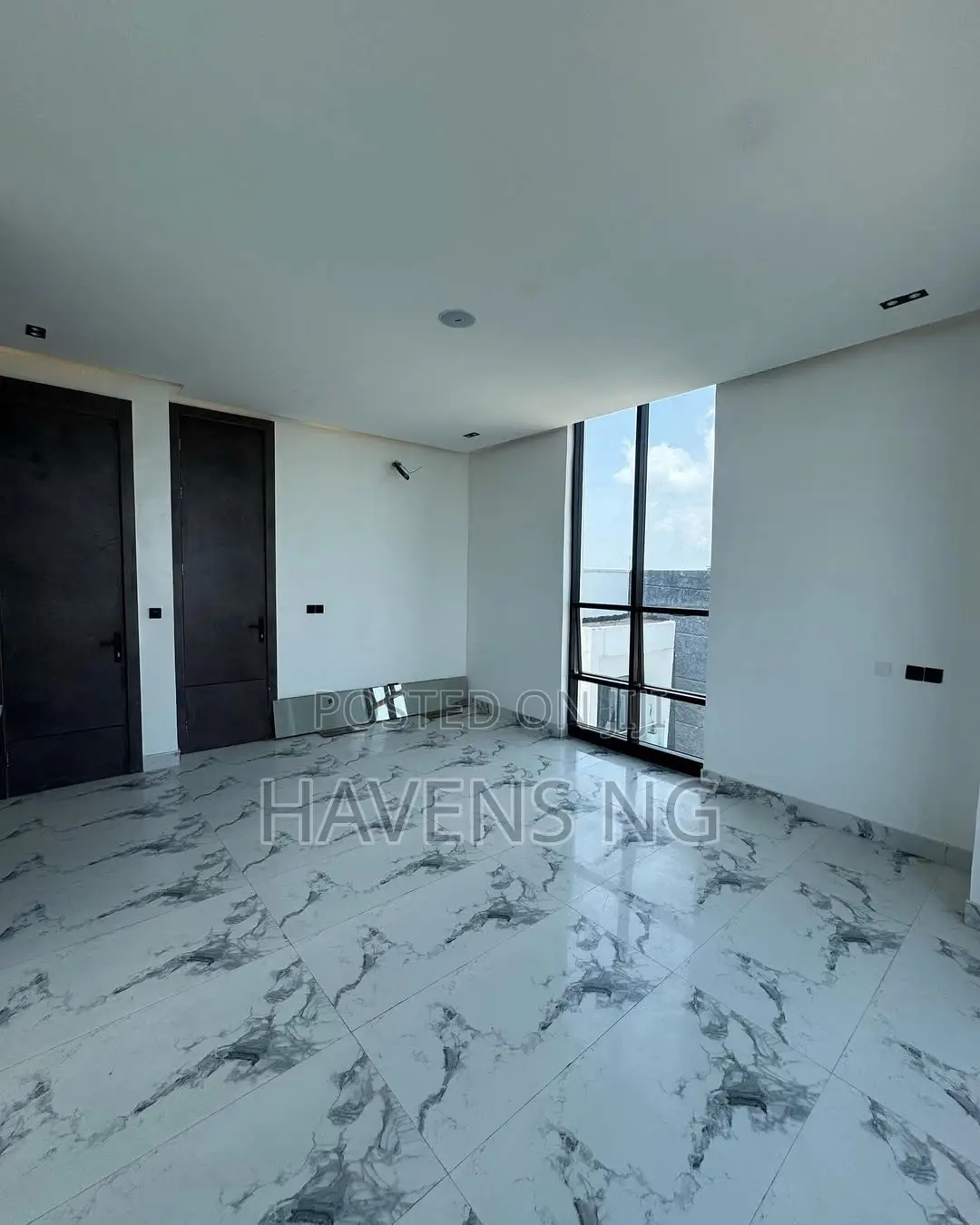 6bdrm Duplex in Osapa london for sale