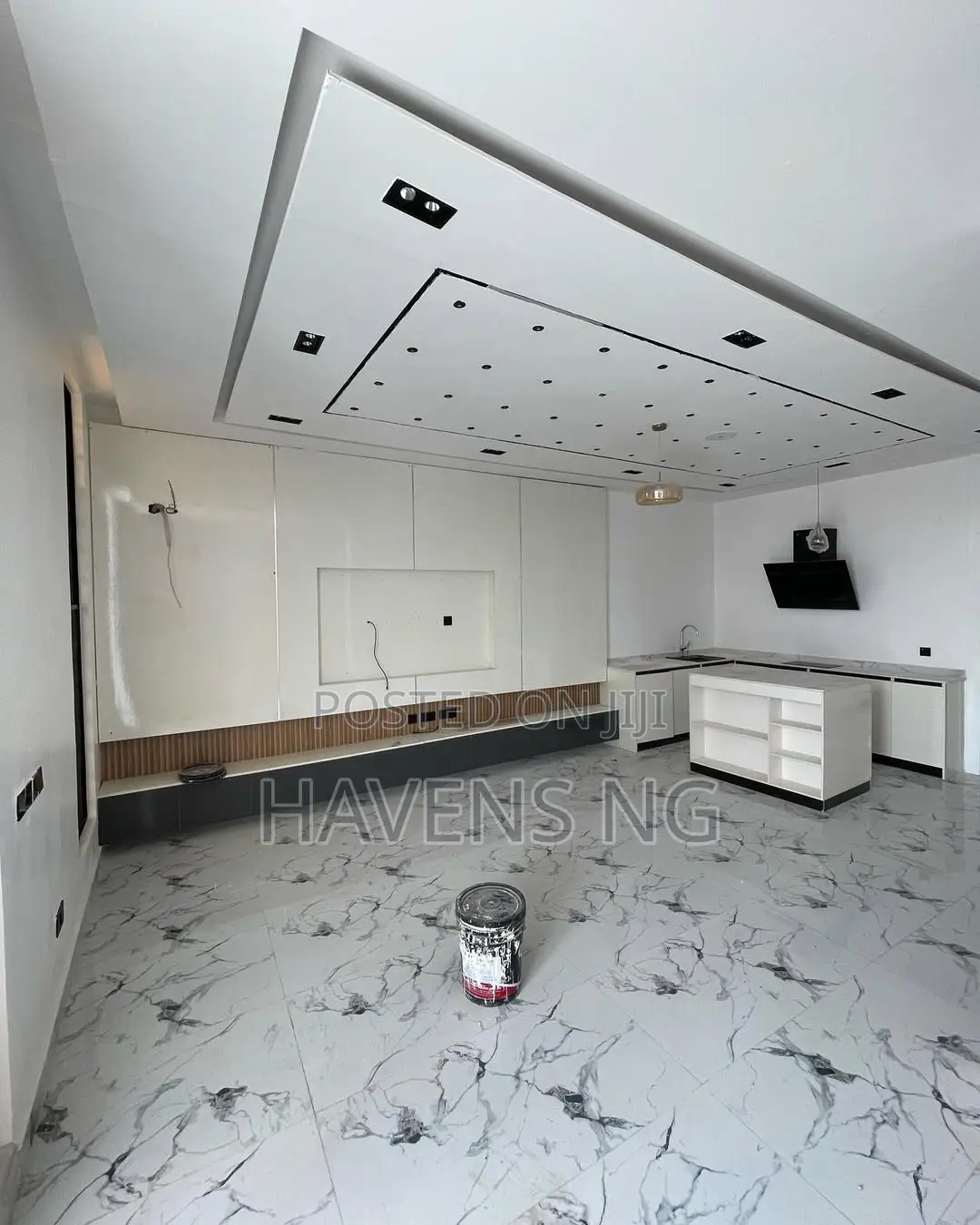 5bdrm Duplex in Osapa london for sale