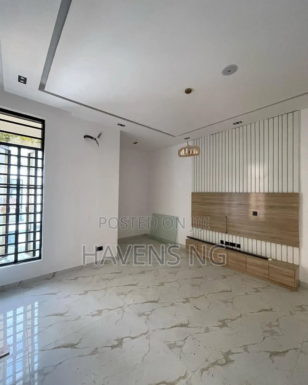 5bdrm Duplex in Osapa london for sale