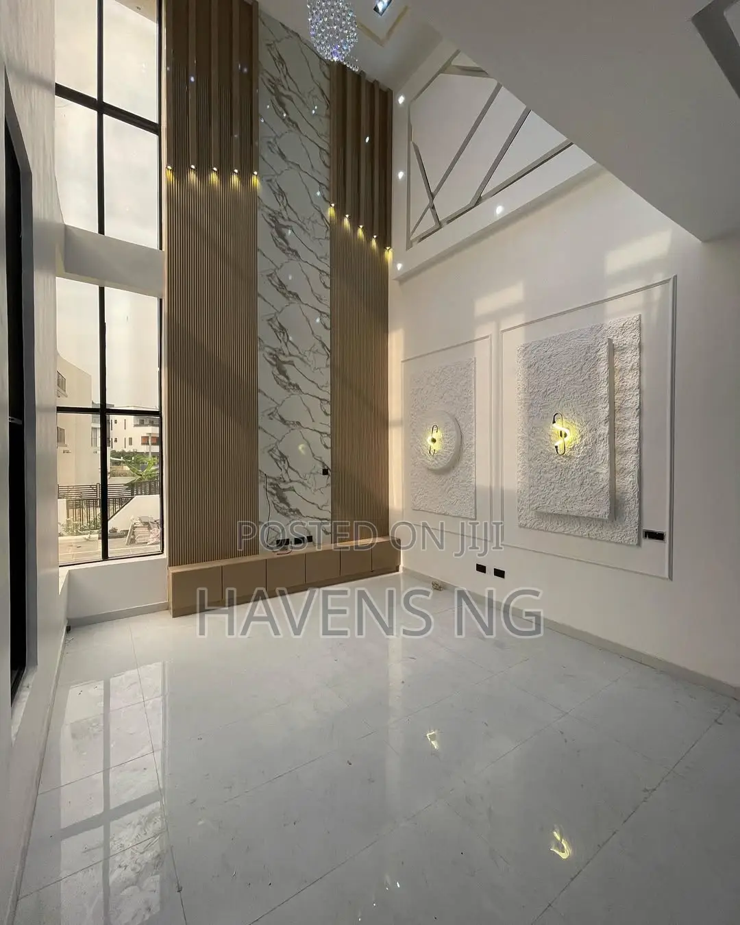 5bdrm Duplex in Osapa london for sale