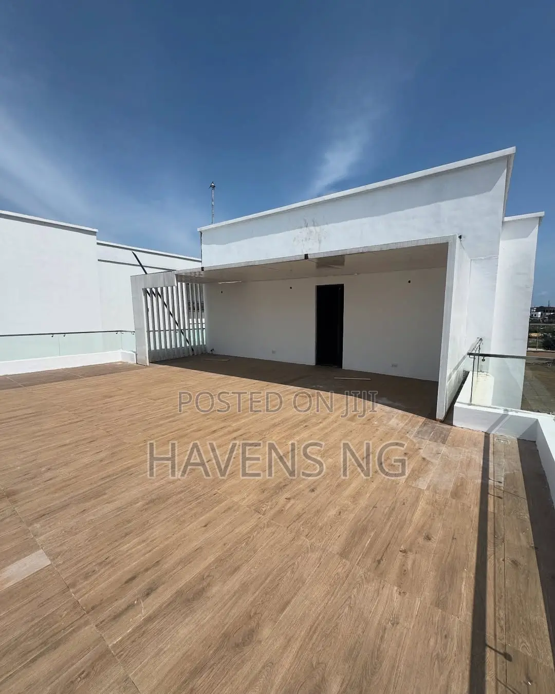 5bdrm Duplex in Osapa london for sale