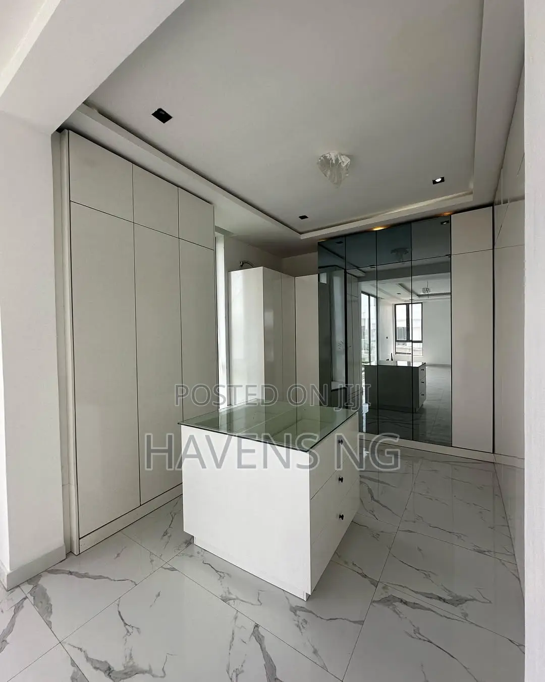 5bdrm Duplex in Osapa london for sale