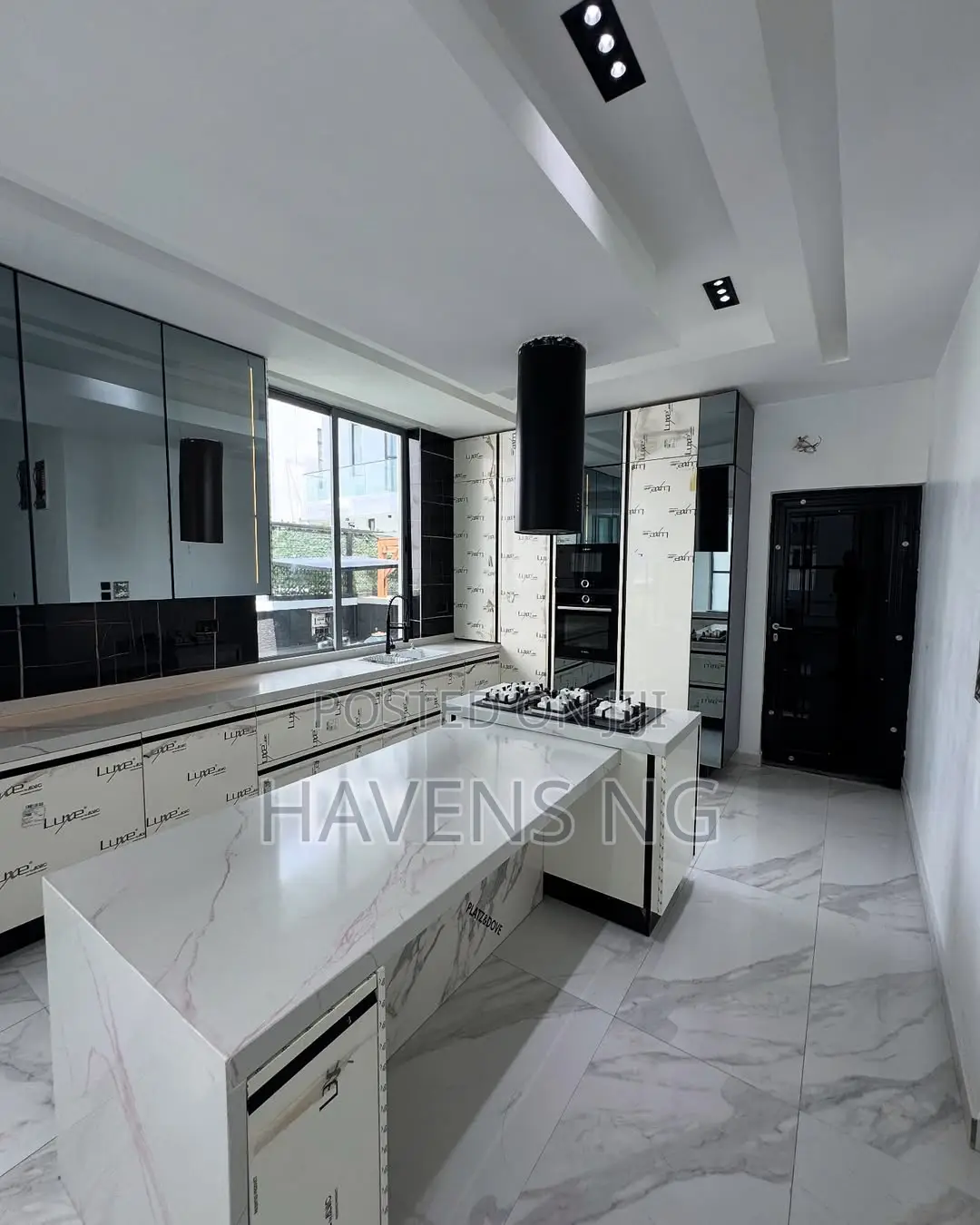 5bdrm Duplex in Osapa london for sale