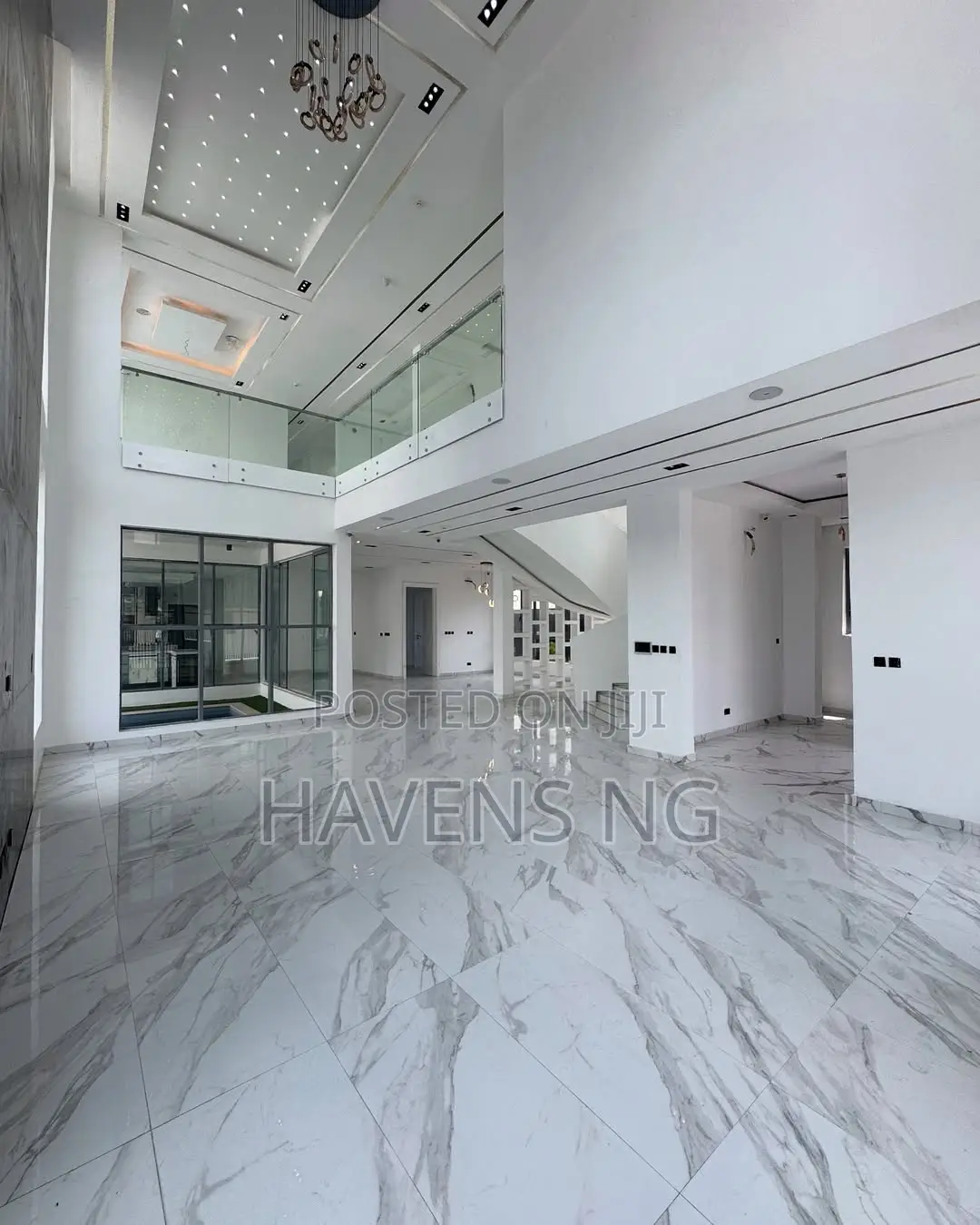 5bdrm Duplex in Osapa london for sale