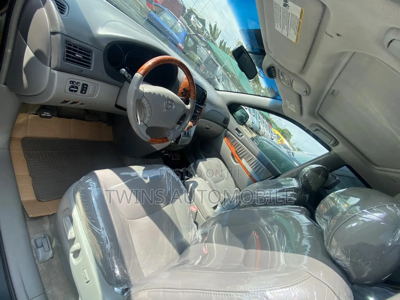 Toyota Sienna XLE Limited AWD 2009 Black