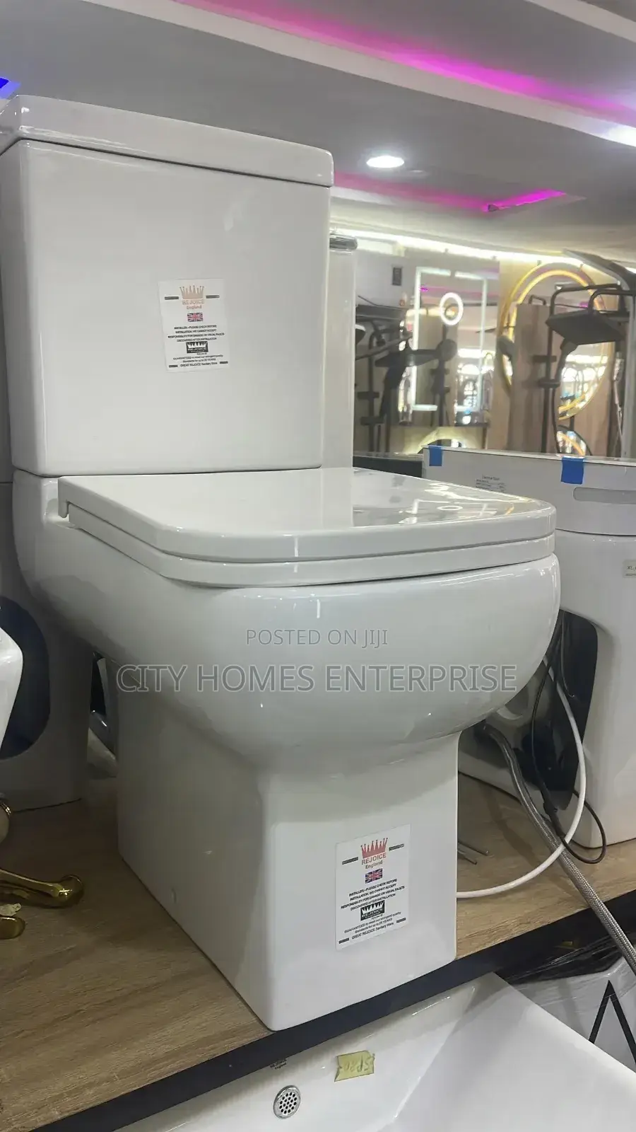 Rockford Luxury Water Closet