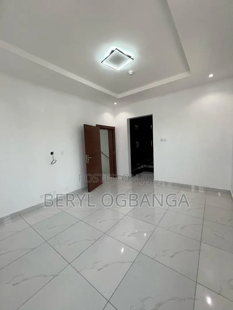4bdrm Duplex in Ajah for sale