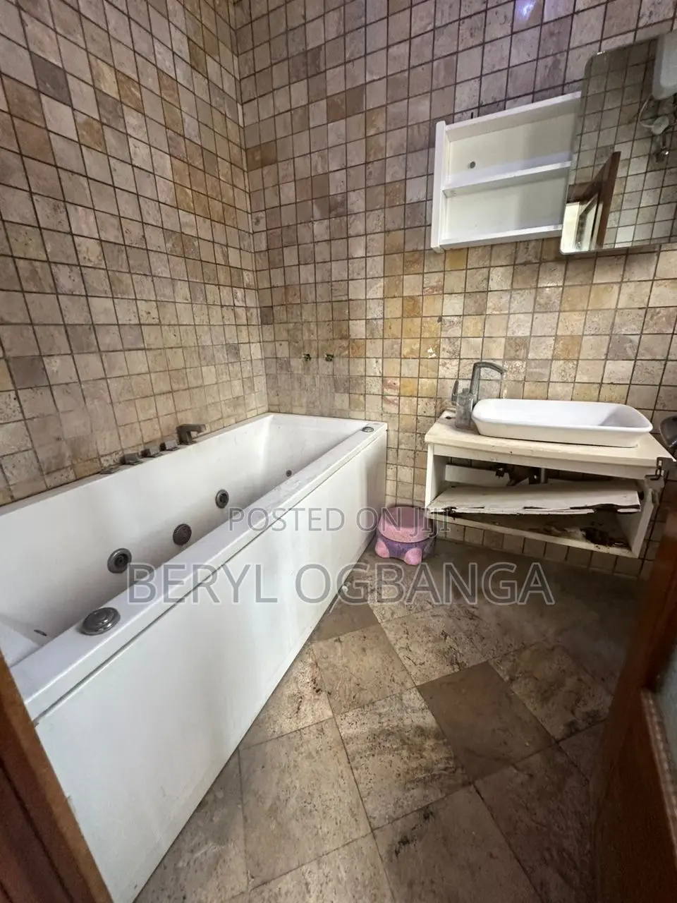 5bdrm Duplex in Lekki Phase 1 for rent