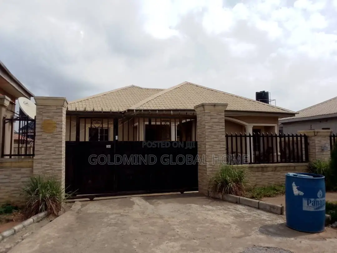 3bdrm Bungalow in Apo District for sale