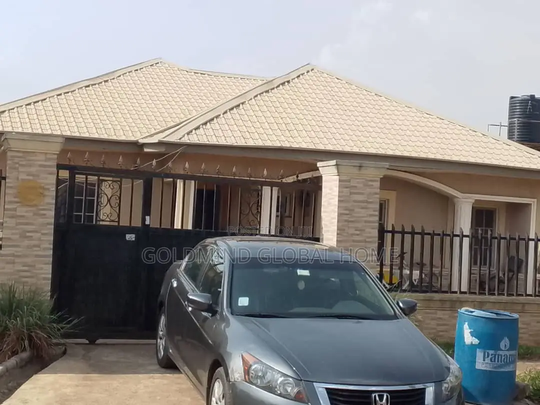 3bdrm Bungalow in Apo District for sale