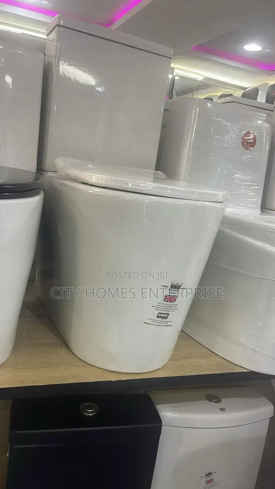 Luxury Rejoice England Water Closet
