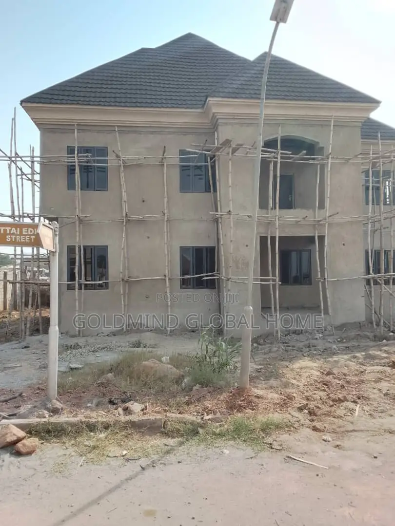 4bdrm Duplex in Apo for sale