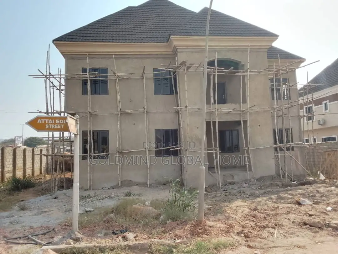 4bdrm Duplex in Apo for sale
