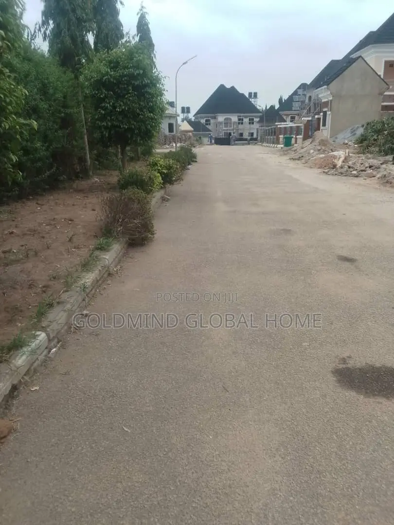4bdrm Duplex in Apo for sale