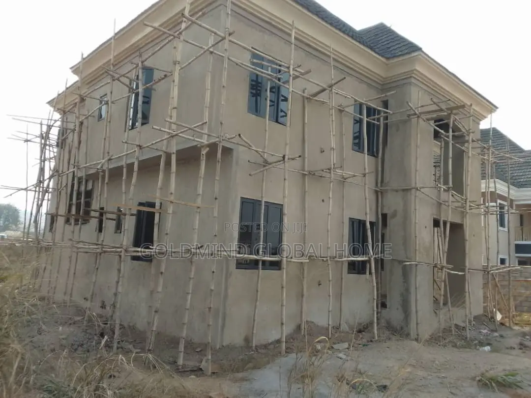 4bdrm Duplex in Apo for sale