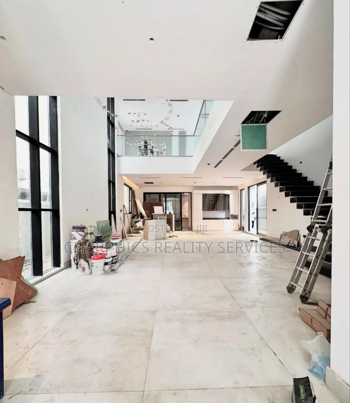 5bdrm Duplex in Bourdillon for sale