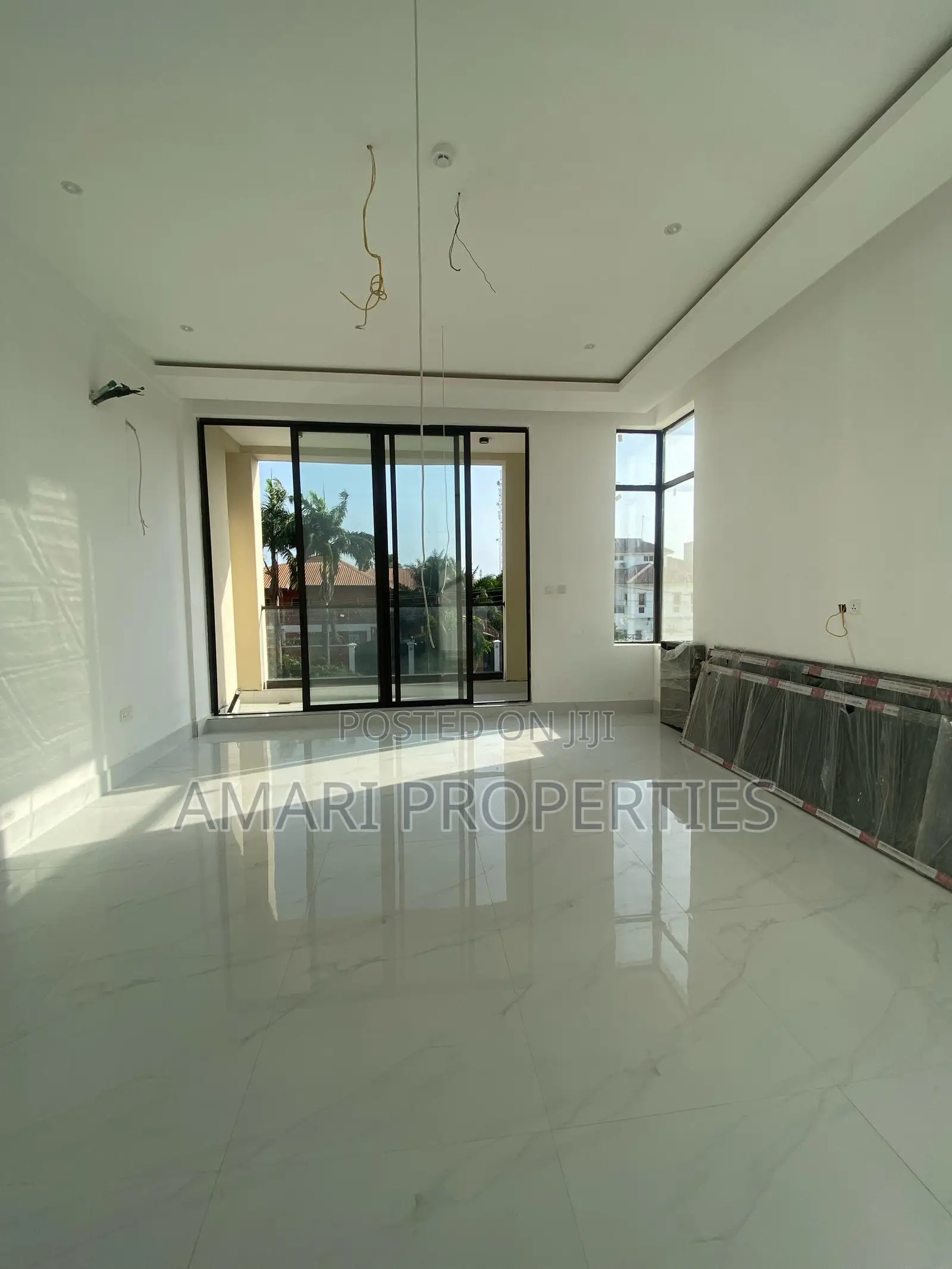 3bdrm Block of Flats in Lekki Phase1 for rent