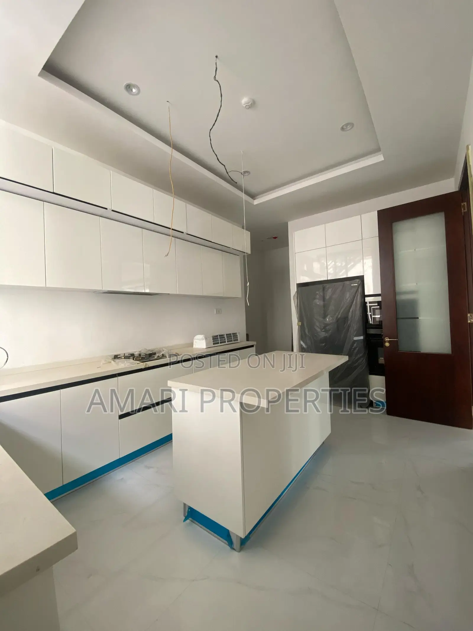 3bdrm Block of Flats in Lekki Phase1 for rent