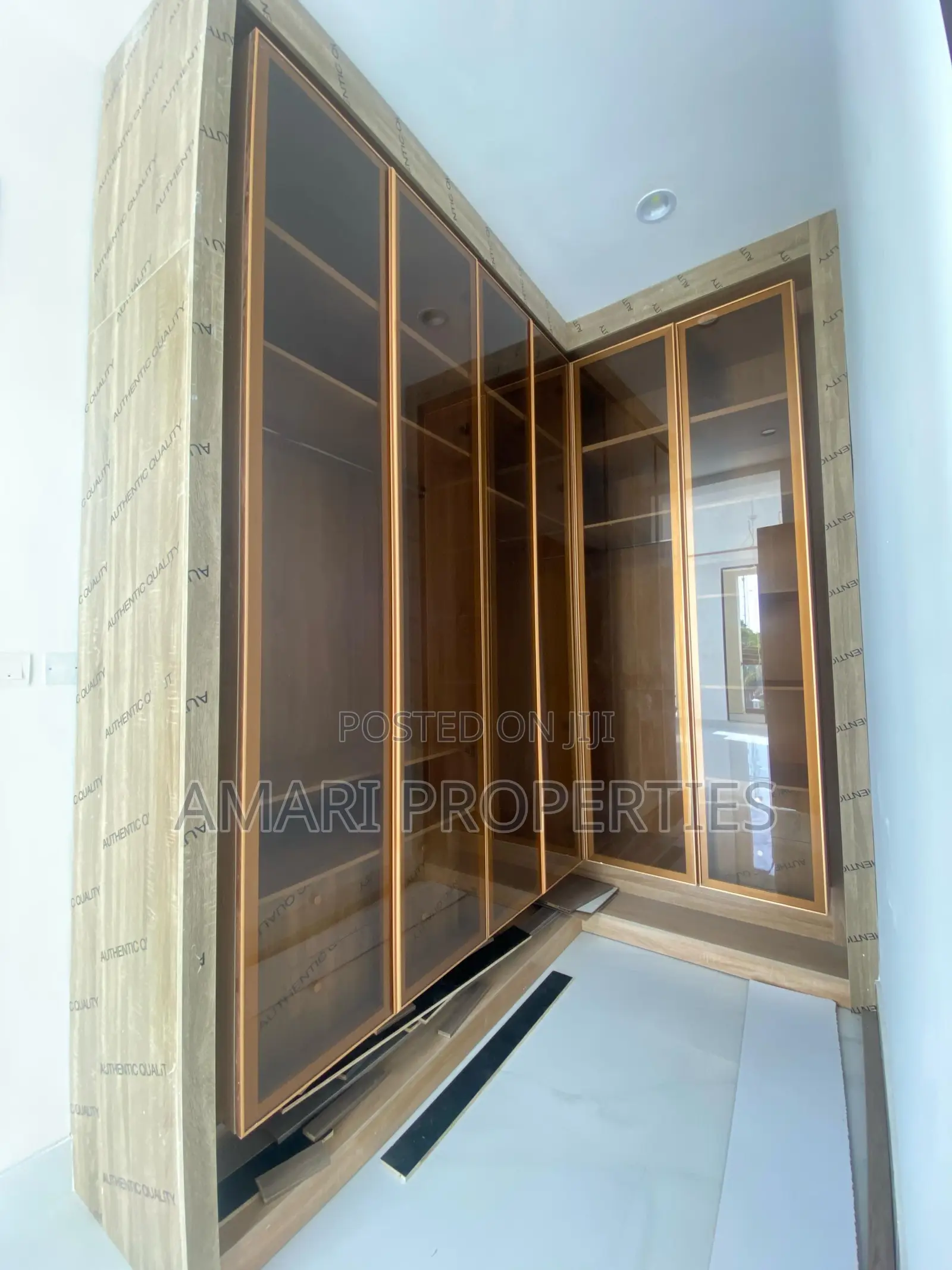 3bdrm Block of Flats in Lekki Phase1 for rent
