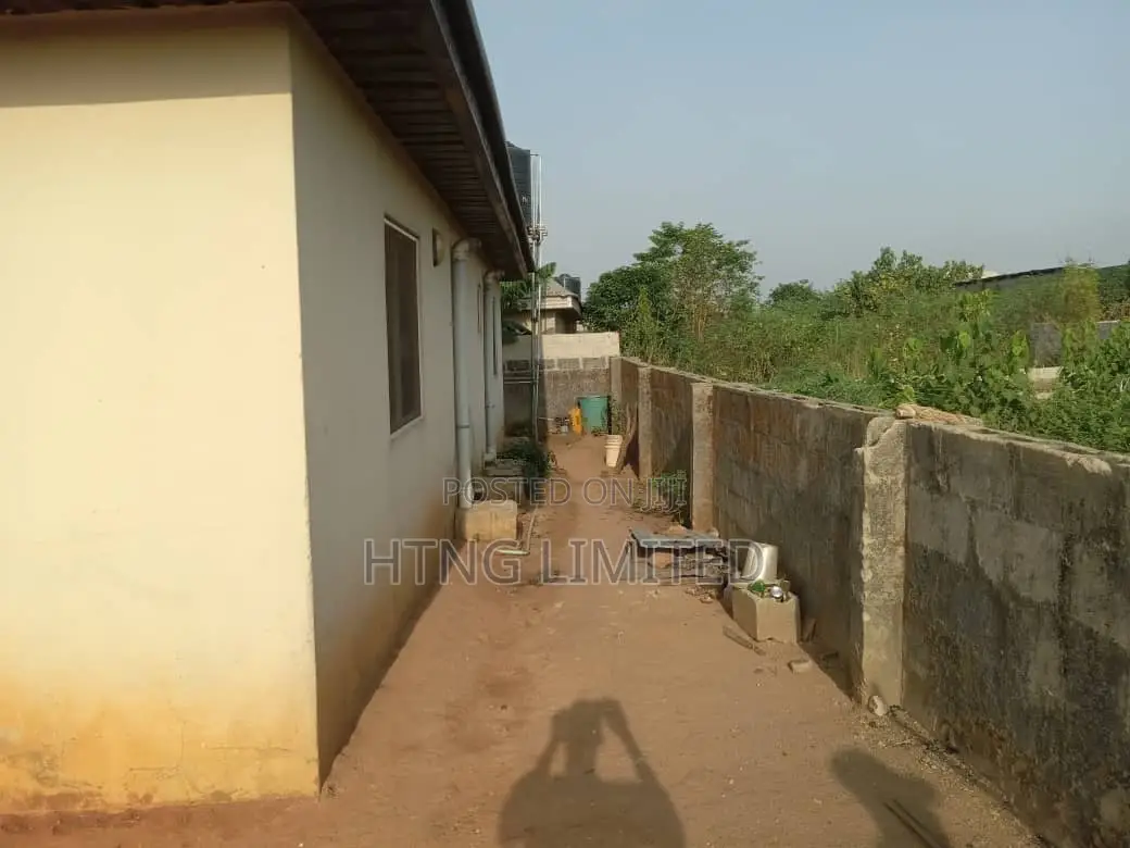 2bdrm Bungalow in Maya, Adamo for sale