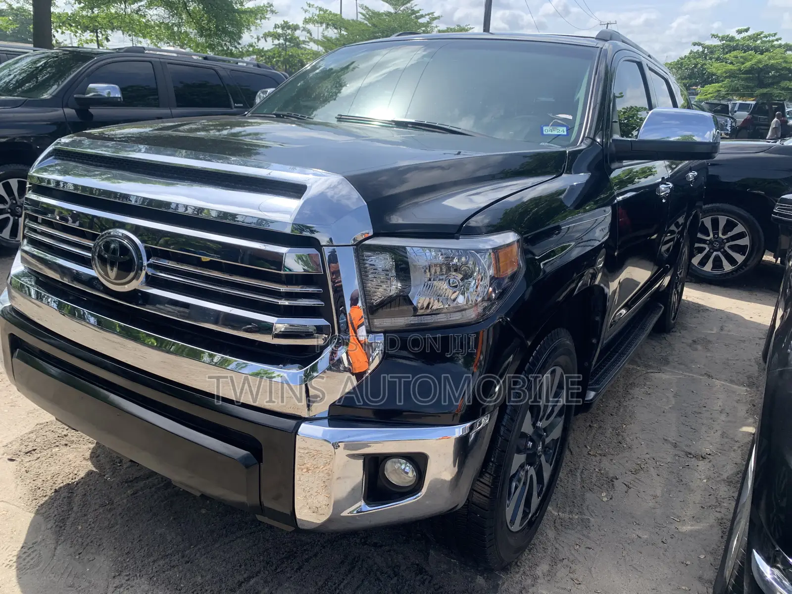 Toyota Sequoia Platinum 4x4 2018 Black