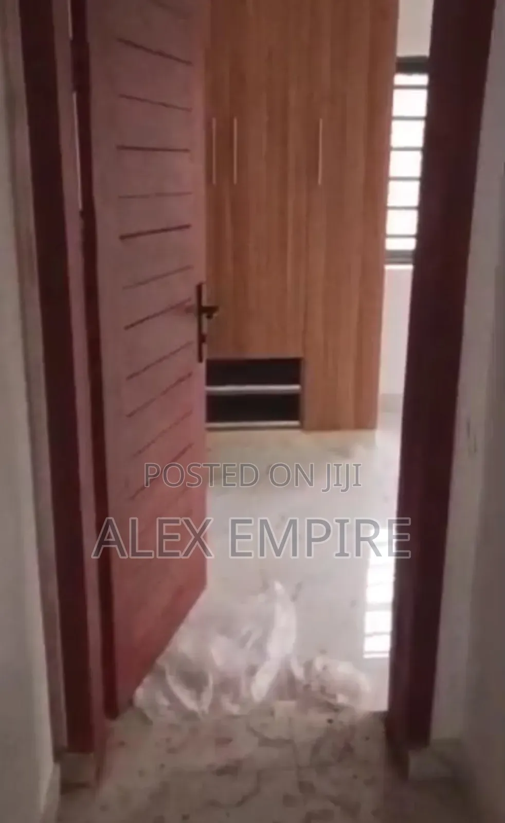 Mini Flat in Ago Palace for rent