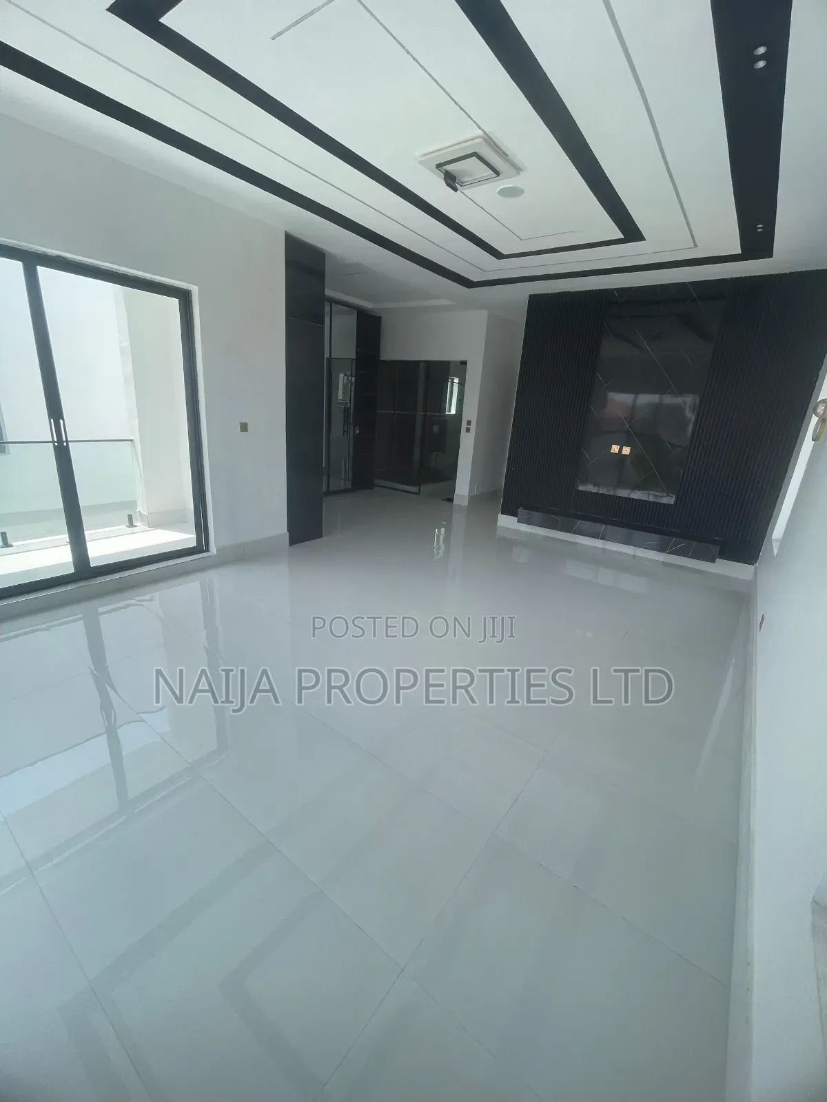 5bdrm Duplex in Sangotedo for sale