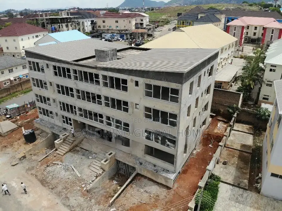 Strategic Plaza for Sale