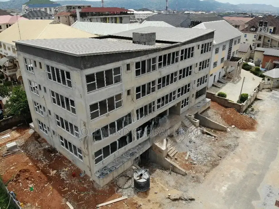 Strategic Plaza for Sale