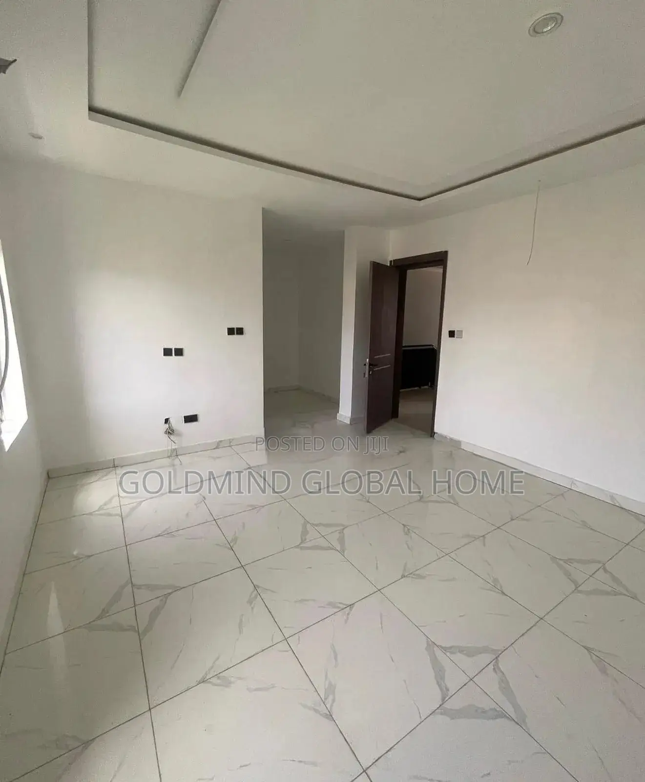 Strategic Plaza for Sale