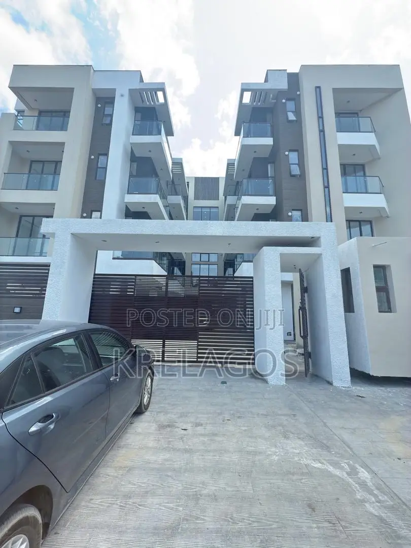 3bdrm Apartment in Lekki Phase 1 for sale
