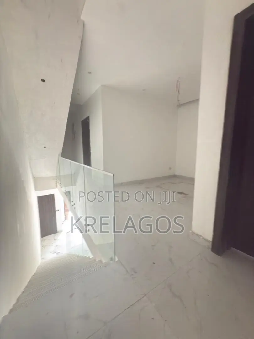 4bdrm Duplex in Lekki Phase 1 for sale