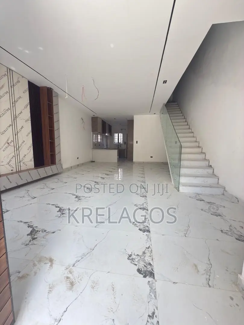 4bdrm Duplex in Lekki Phase 1 for sale