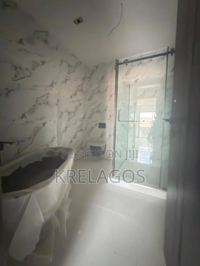 4bdrm Duplex in Lekki Phase 1 for sale