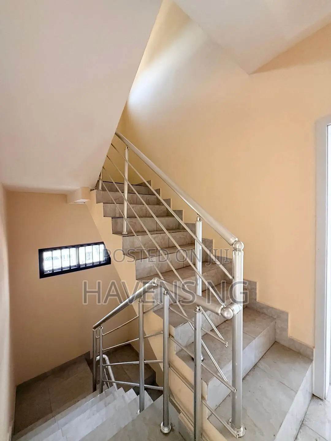 4bdrm Duplex in Agungi for sale