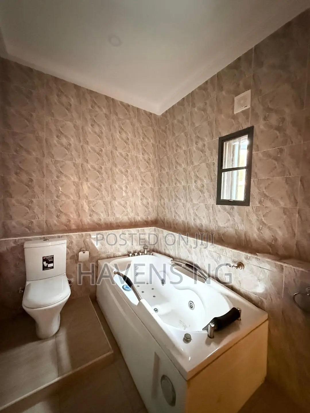 4bdrm Duplex in Agungi for sale
