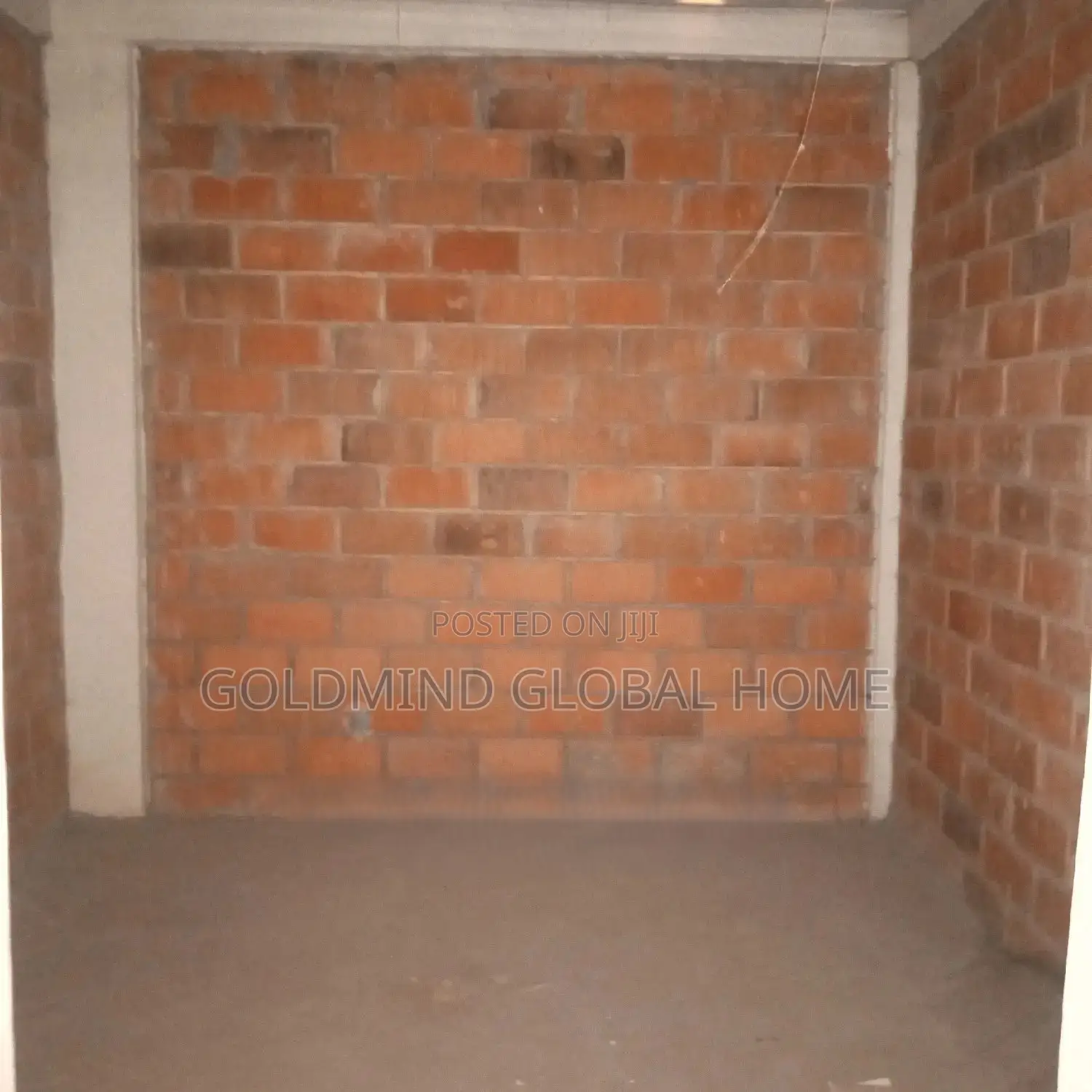 Strategically Located Lock Up Shop in Kaura Market for Sale