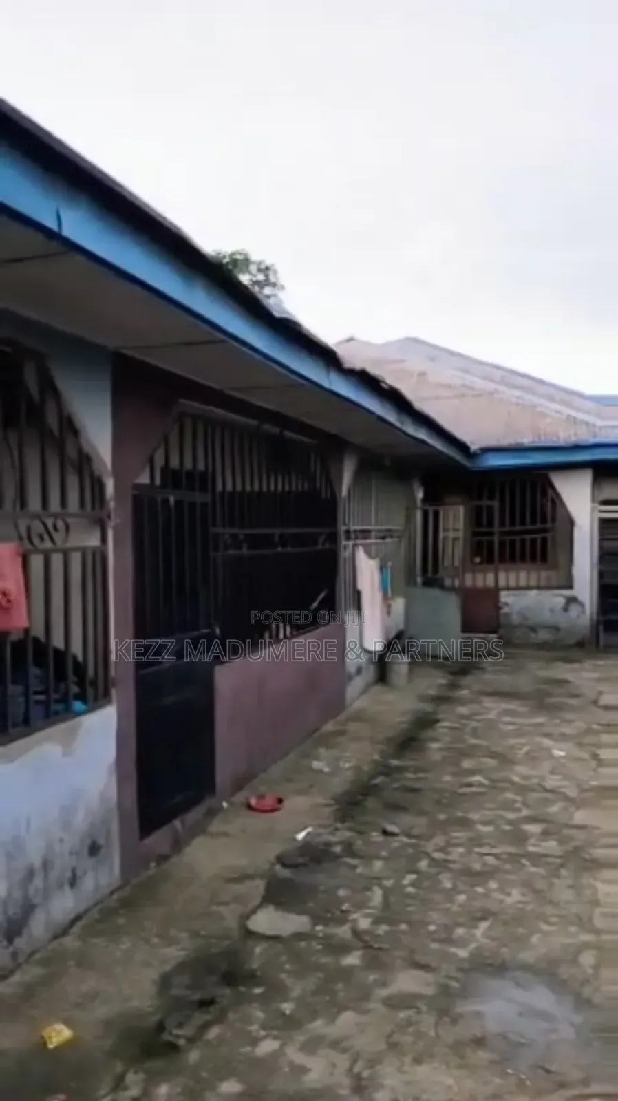 7bdrm Block of Flats in Near Market for sale