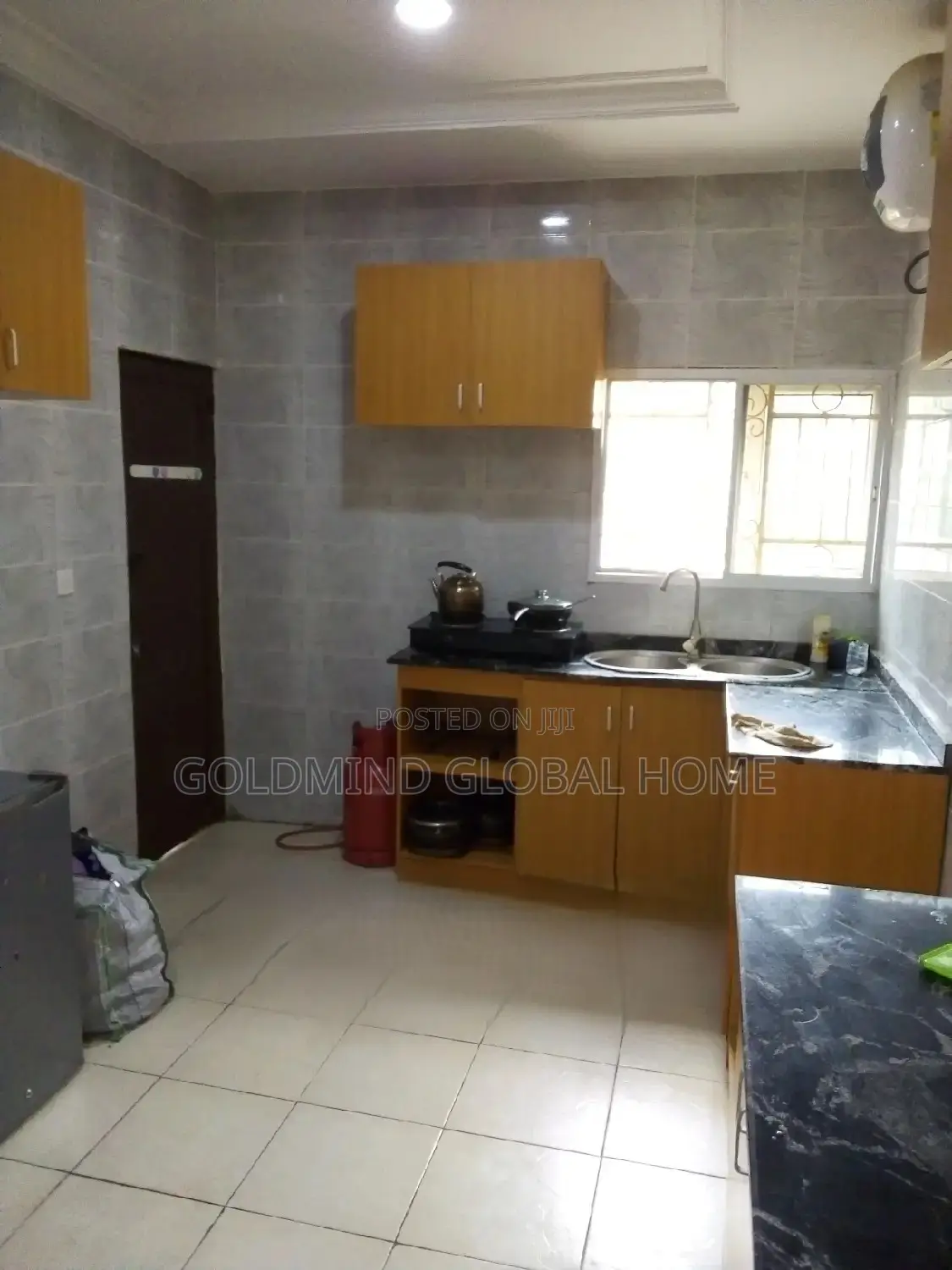 3bdrm Block of Flats in Amac, FHA for sale