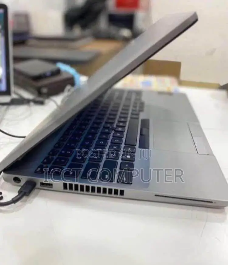 New Laptop Dell Precision 3550 8GB Intel Core I7 SSD 256GB