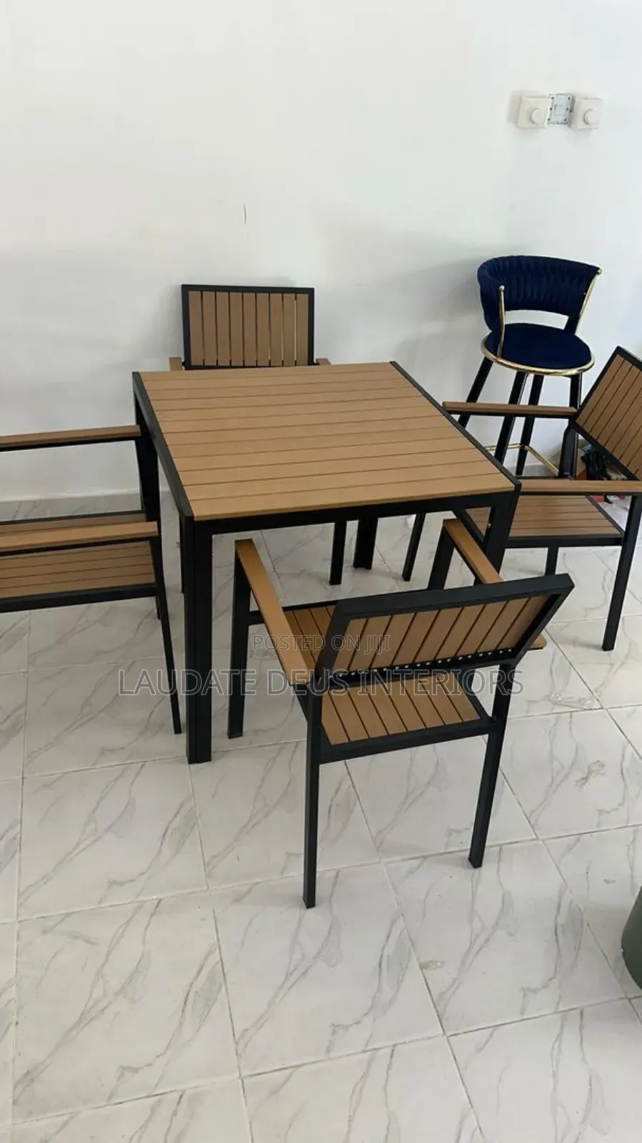 Exquisite 4 Sitters Wooden Garden/Outdoor Table
