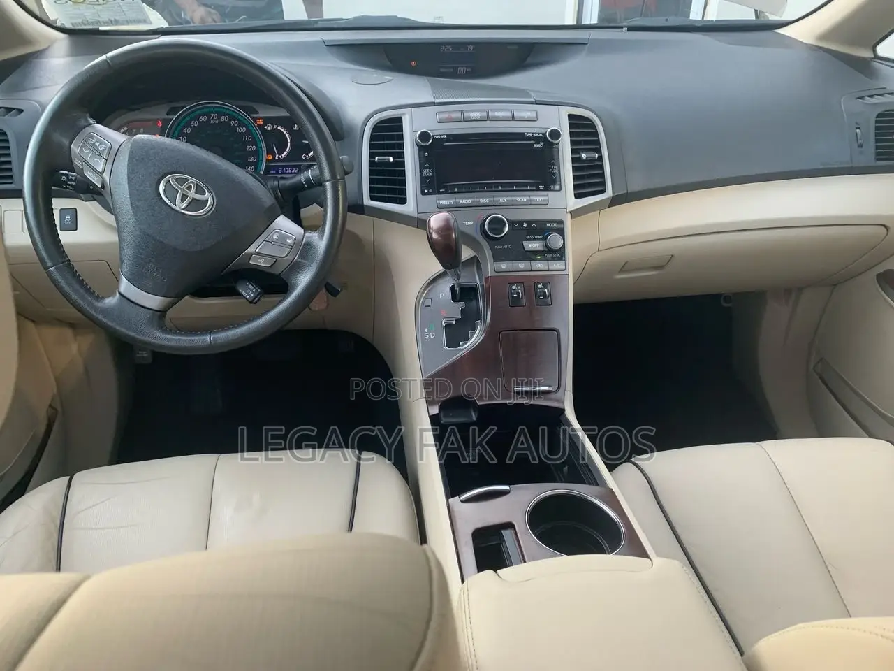 Toyota Venza AWD 2011 Gold