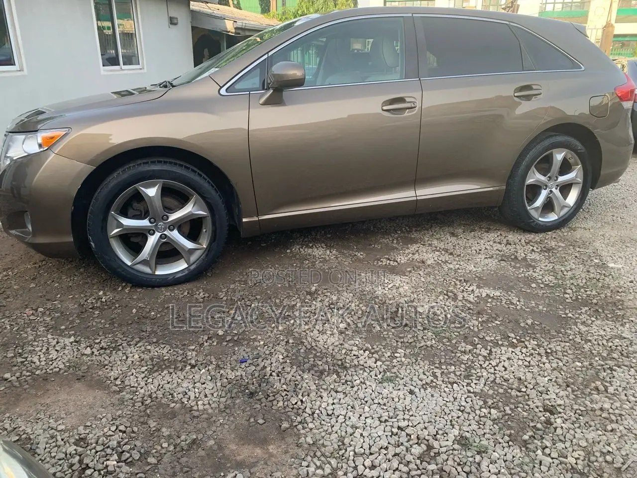 Toyota Venza AWD 2011 Gold