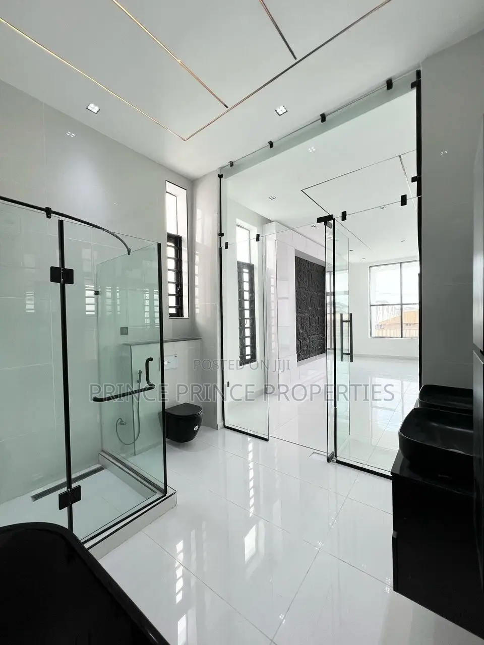 Furnished 5bdrm Duplex in Lekki Chevron for sale