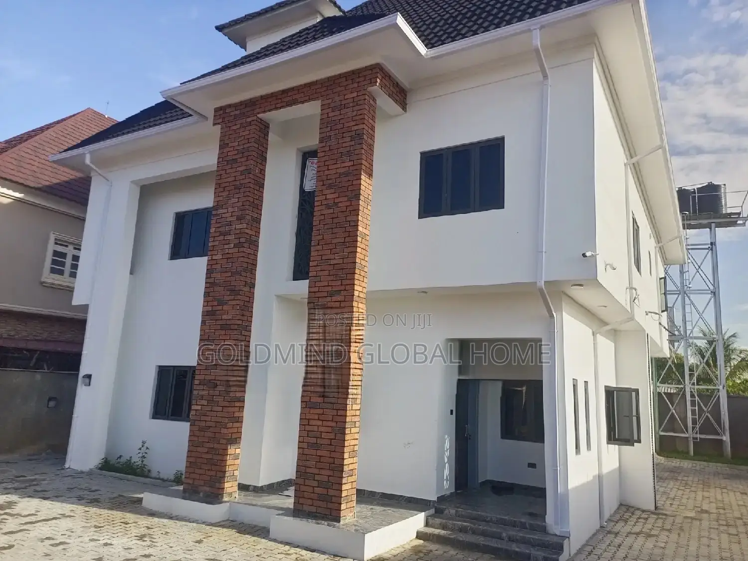 5bdrm Duplex in Gaduwa for sale