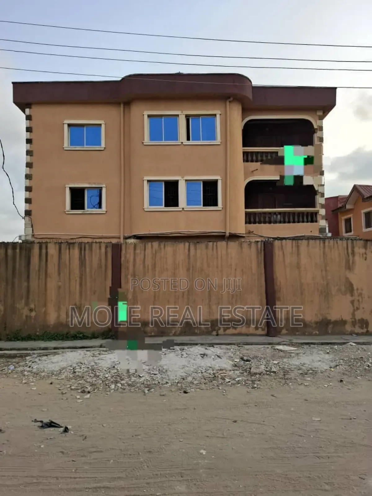 3bdrm Block of Flats in Hossana Estate By for sale