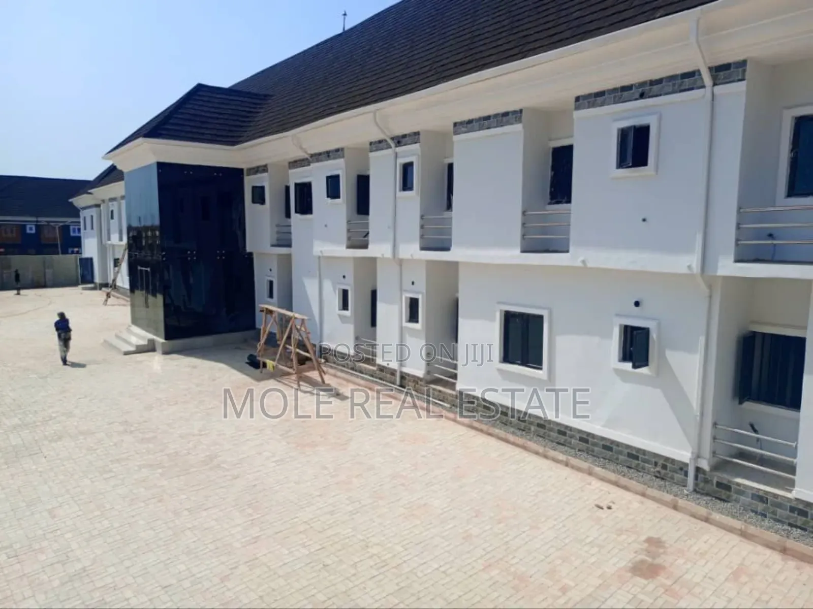 3bdrm Block of Flats in Hossana Estate By for sale