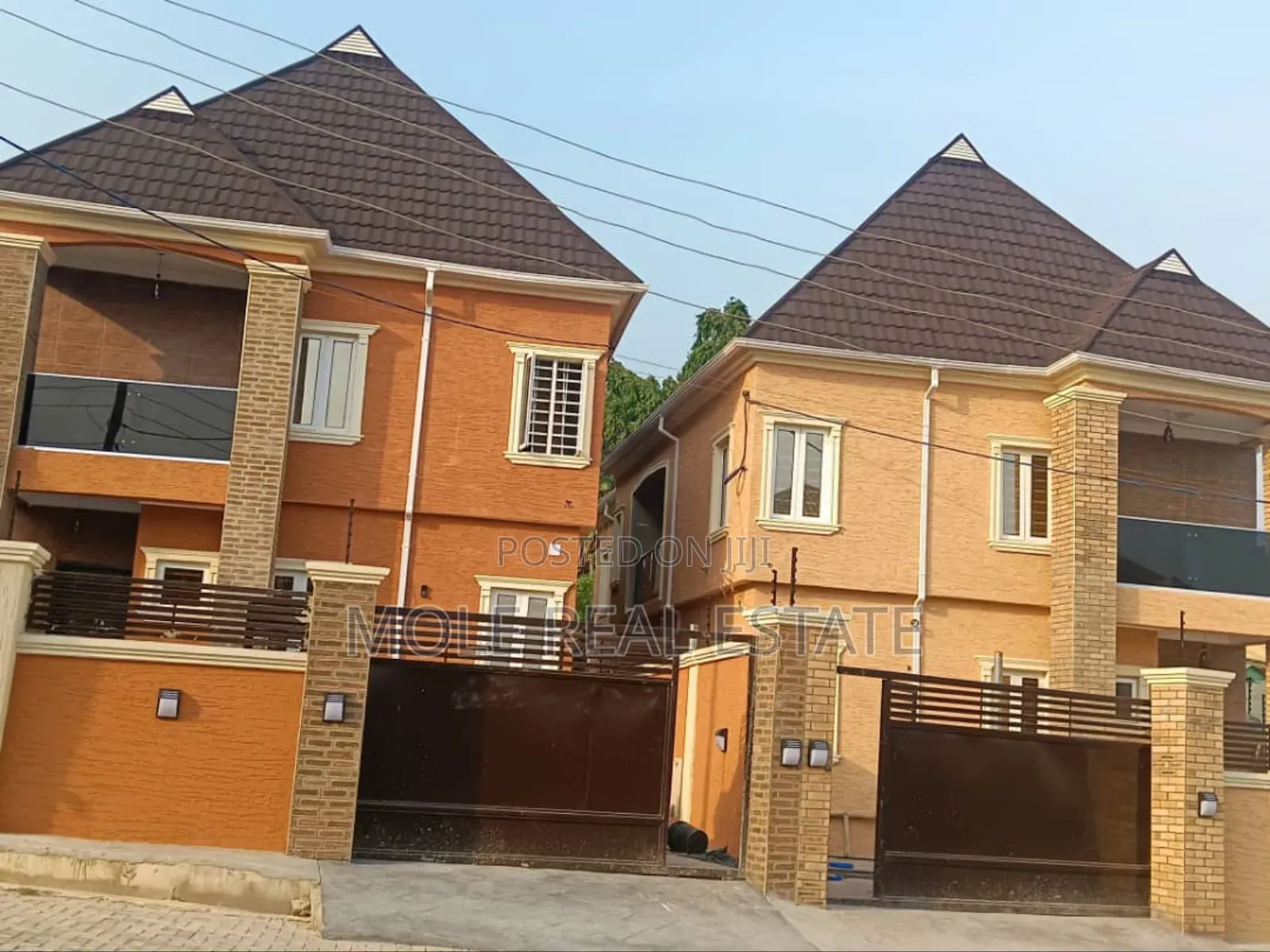 3bdrm Block of Flats in Hossana Estate By for sale