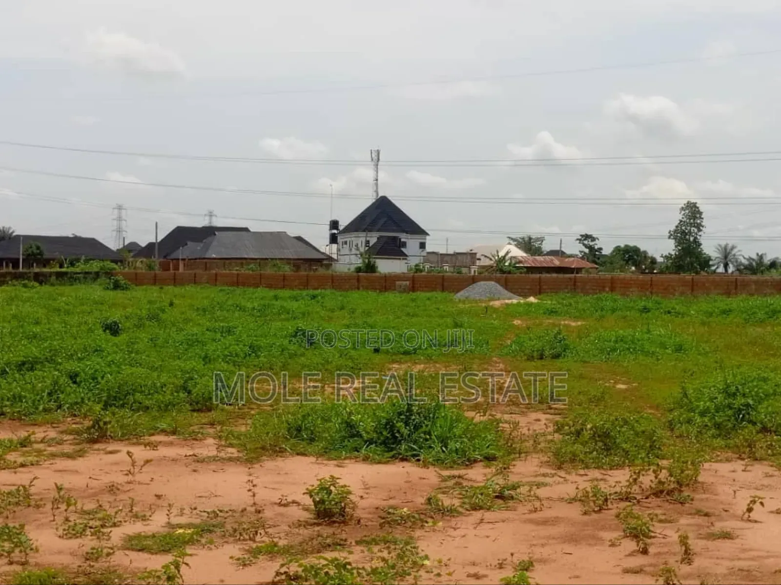 3bdrm Block of Flats in Hossana Estate By for sale