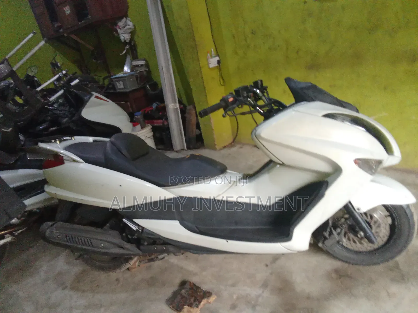 Yamaha Majesty 2013 White